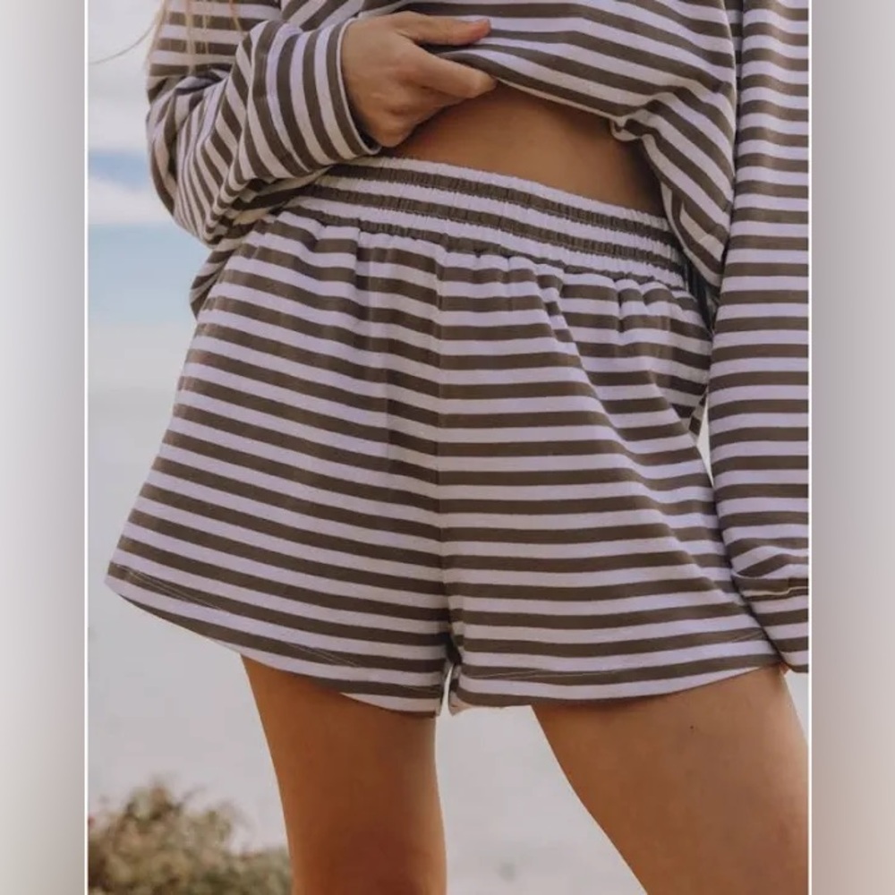 NWT Daily Drills Striped brown/white striped shorts! Size M/L SOLD OUT ONLINE